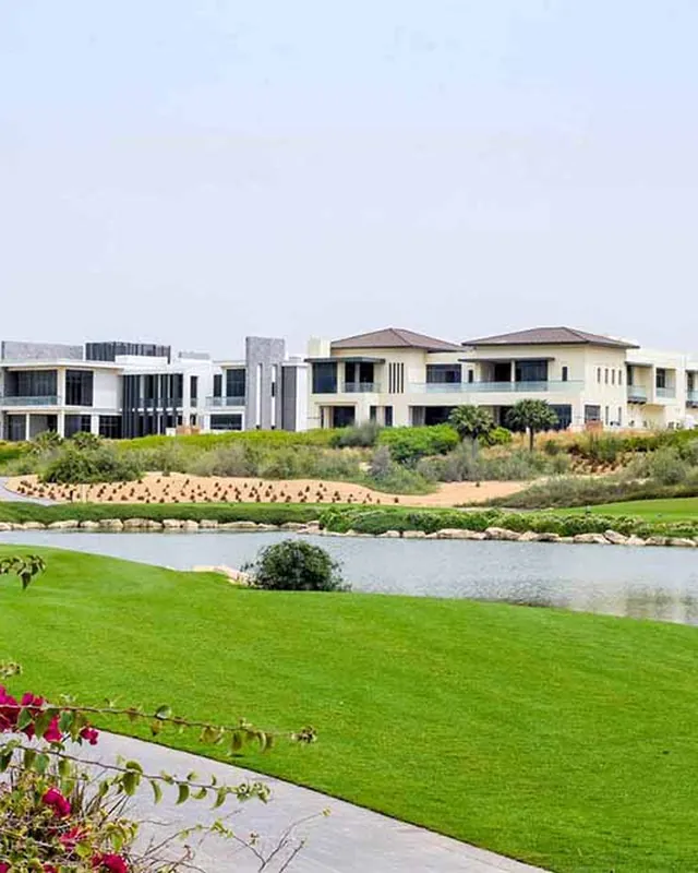 Villas au bord du golf à Dubai Hills