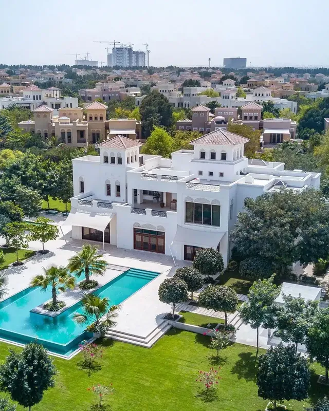 Vue aérienne d’une villa à Al Barari, Dubaï